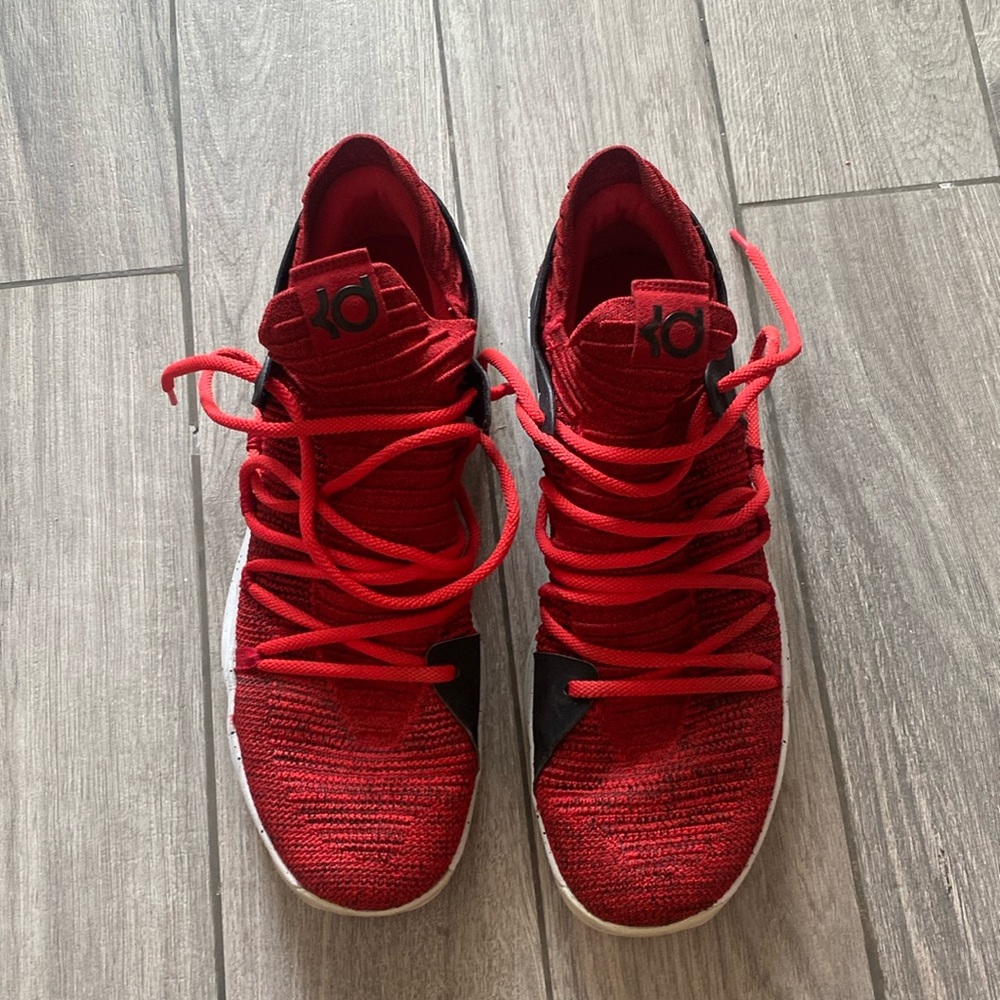 Kevin Durant KD10 Basketball Shoes.